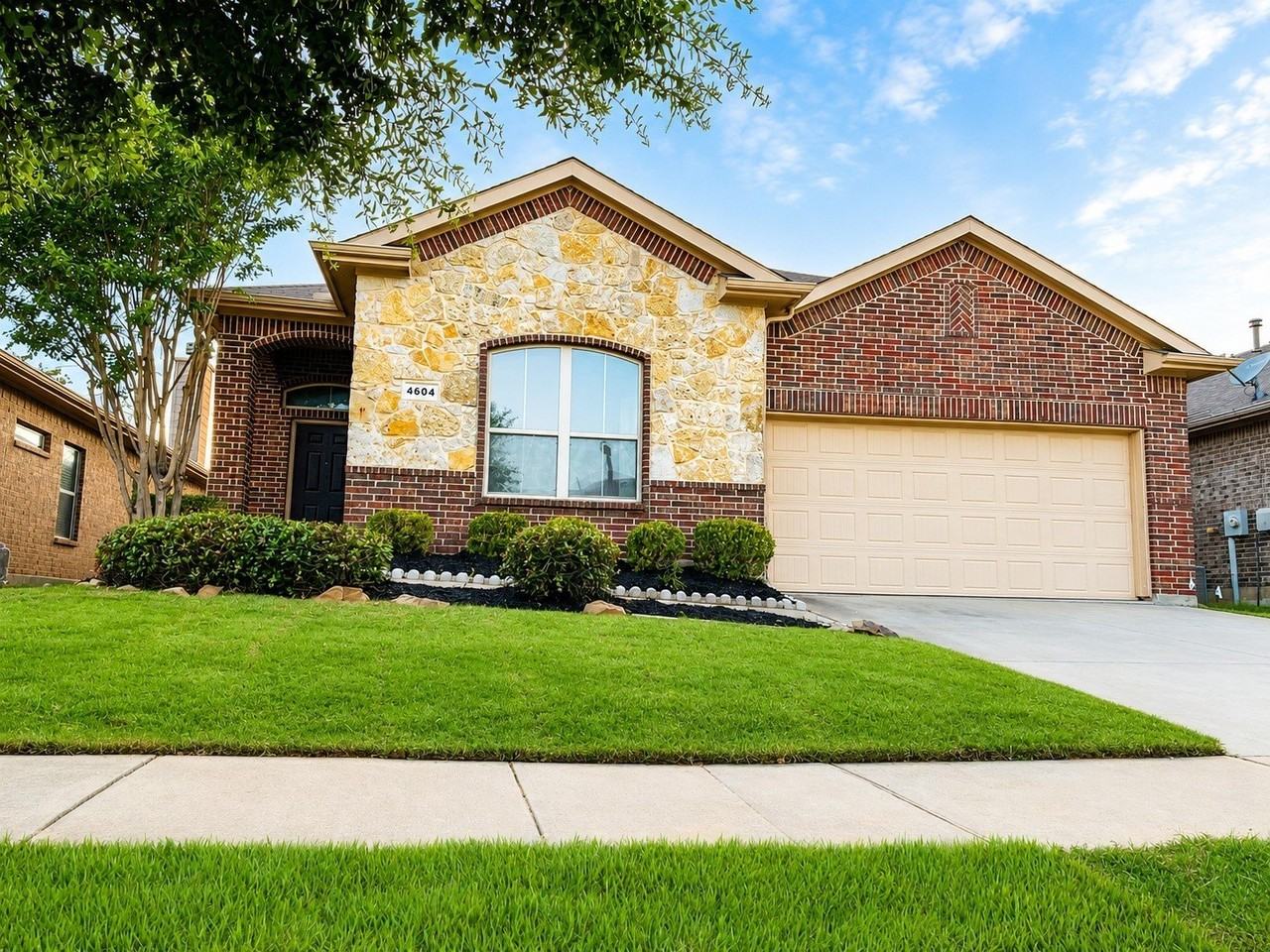 4604 Gunnison Dr - Photo 2 of 25