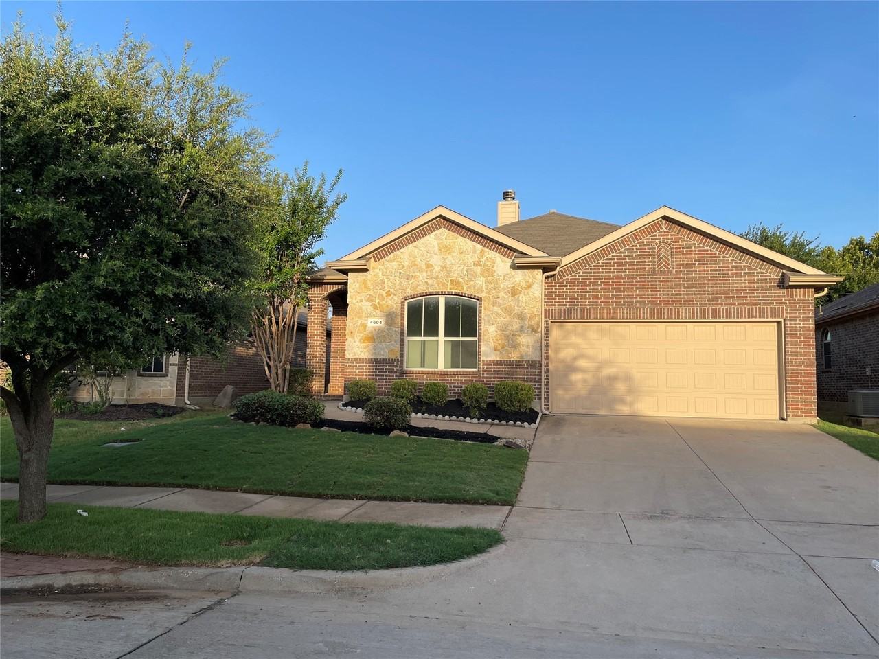 4604 Gunnison Dr - Photo 5 of 25