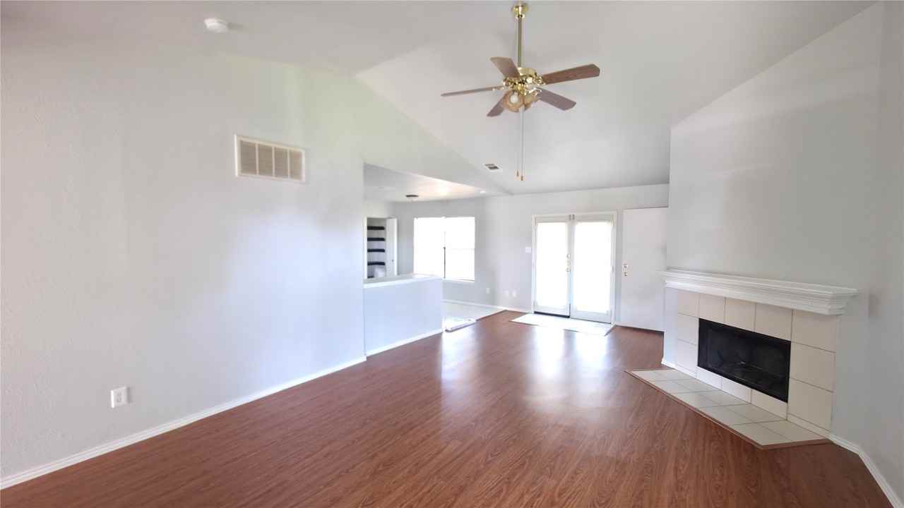 4514 Carmel Ln - Photo 3 of 12