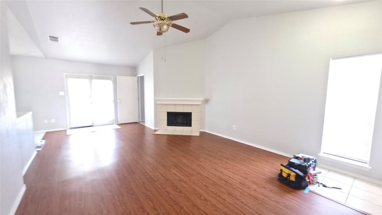 4514 Carmel Ln - Photo 4 of 12