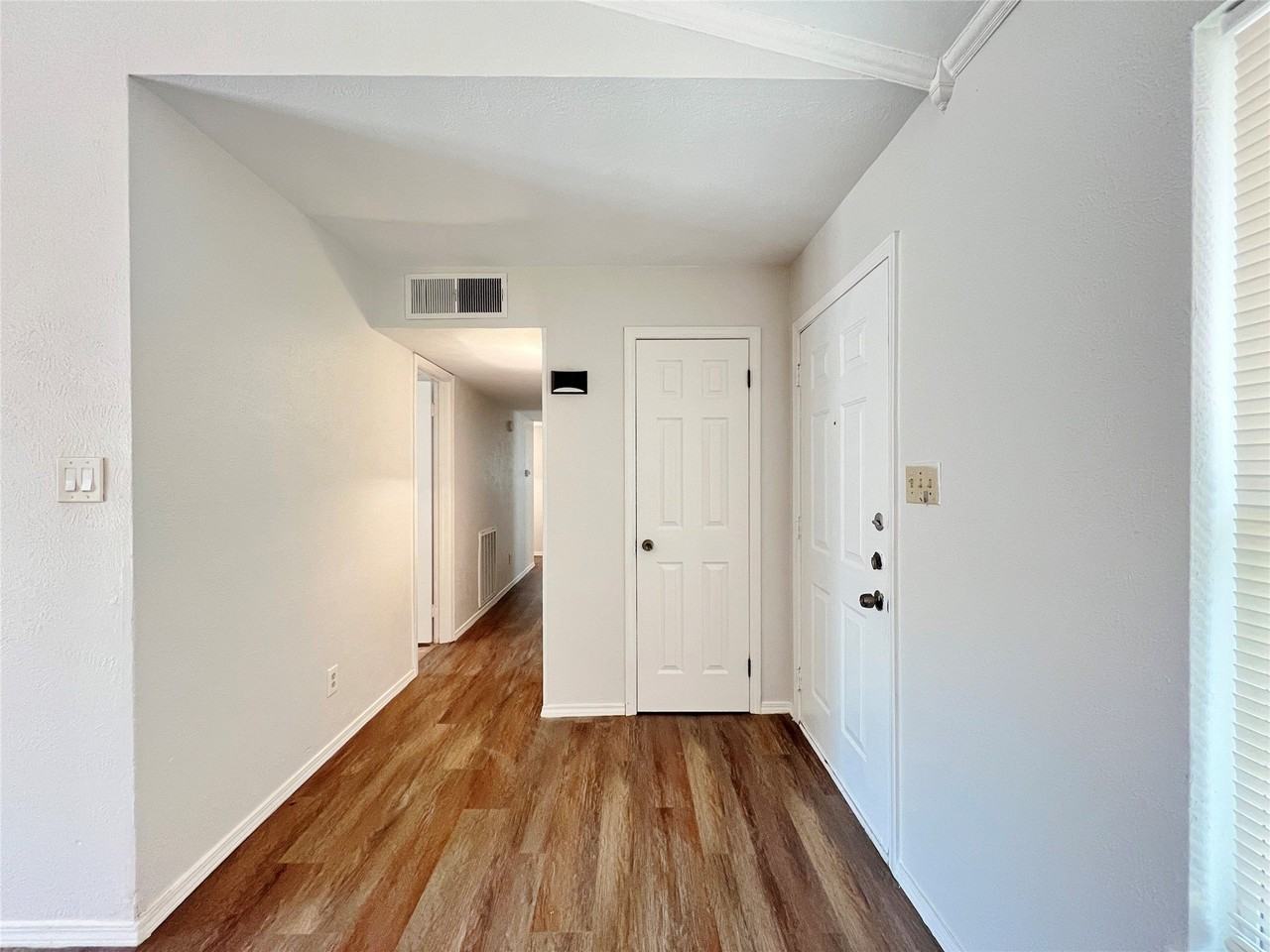 1308 Mistywood Ln - Photo 2 of 14