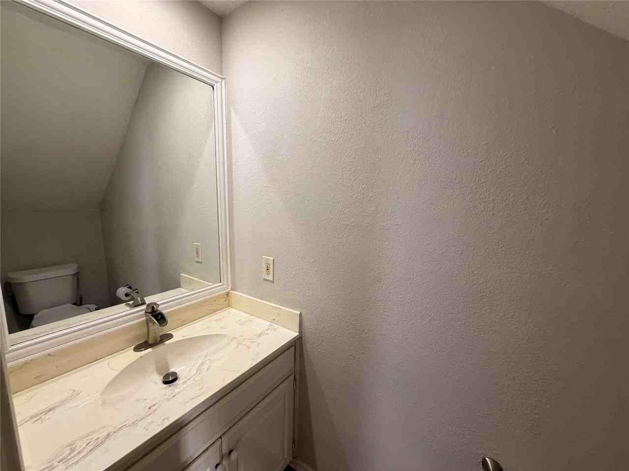 342 Arbor Ct - Photo 4 of 19
