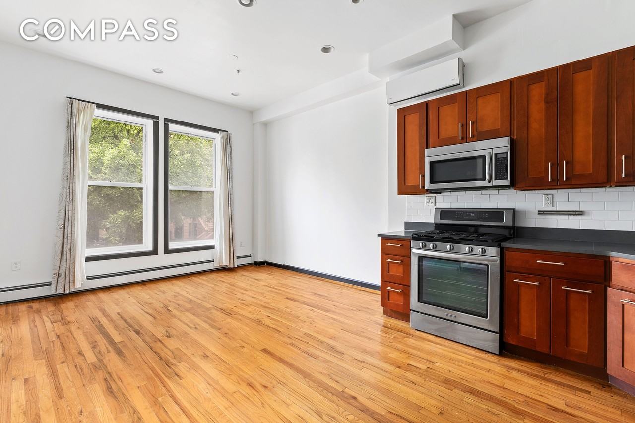 1178 Dean St #2 - Photo 2 of 10