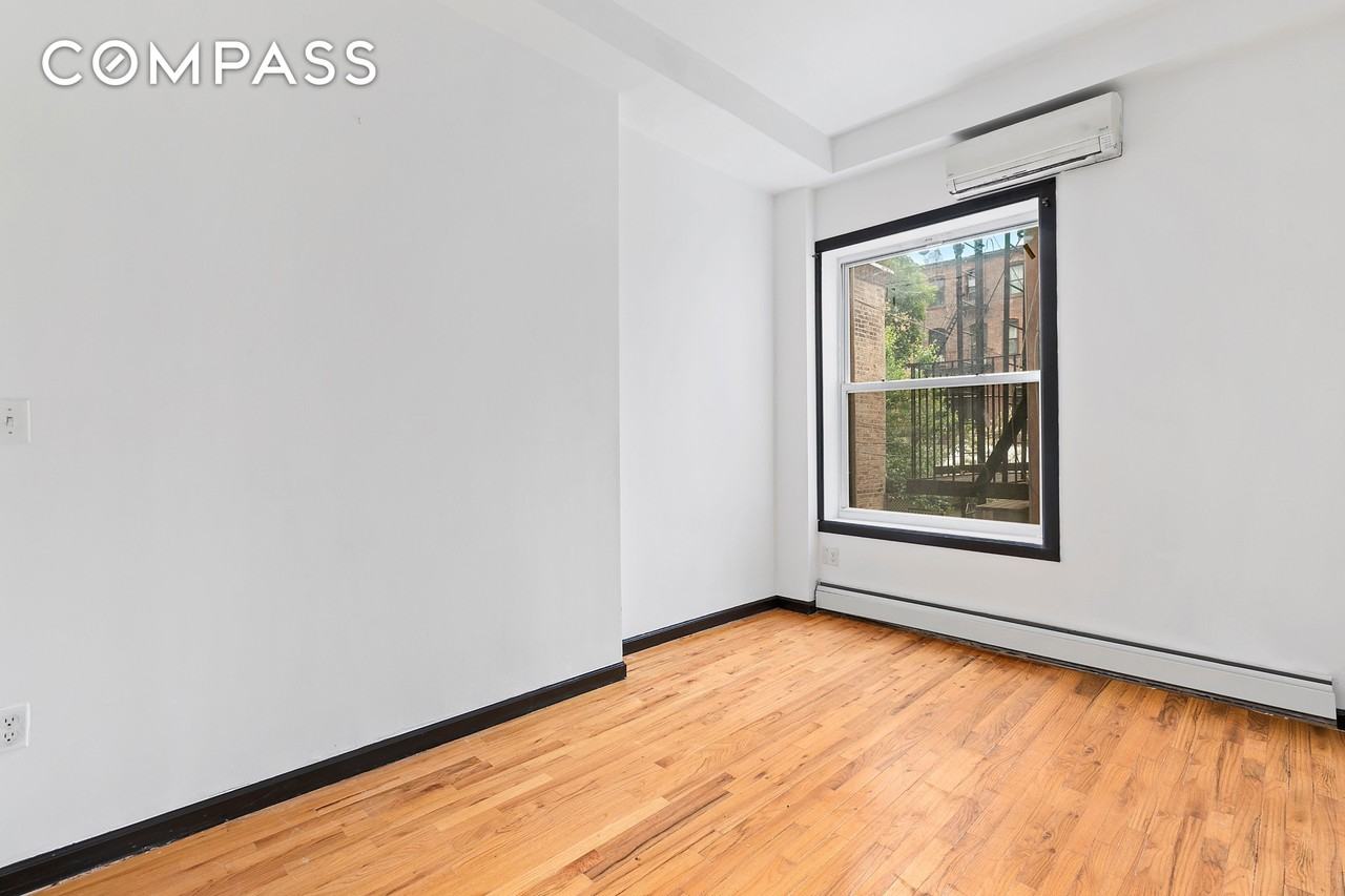 1178 Dean St #2 - Photo 3 of 10