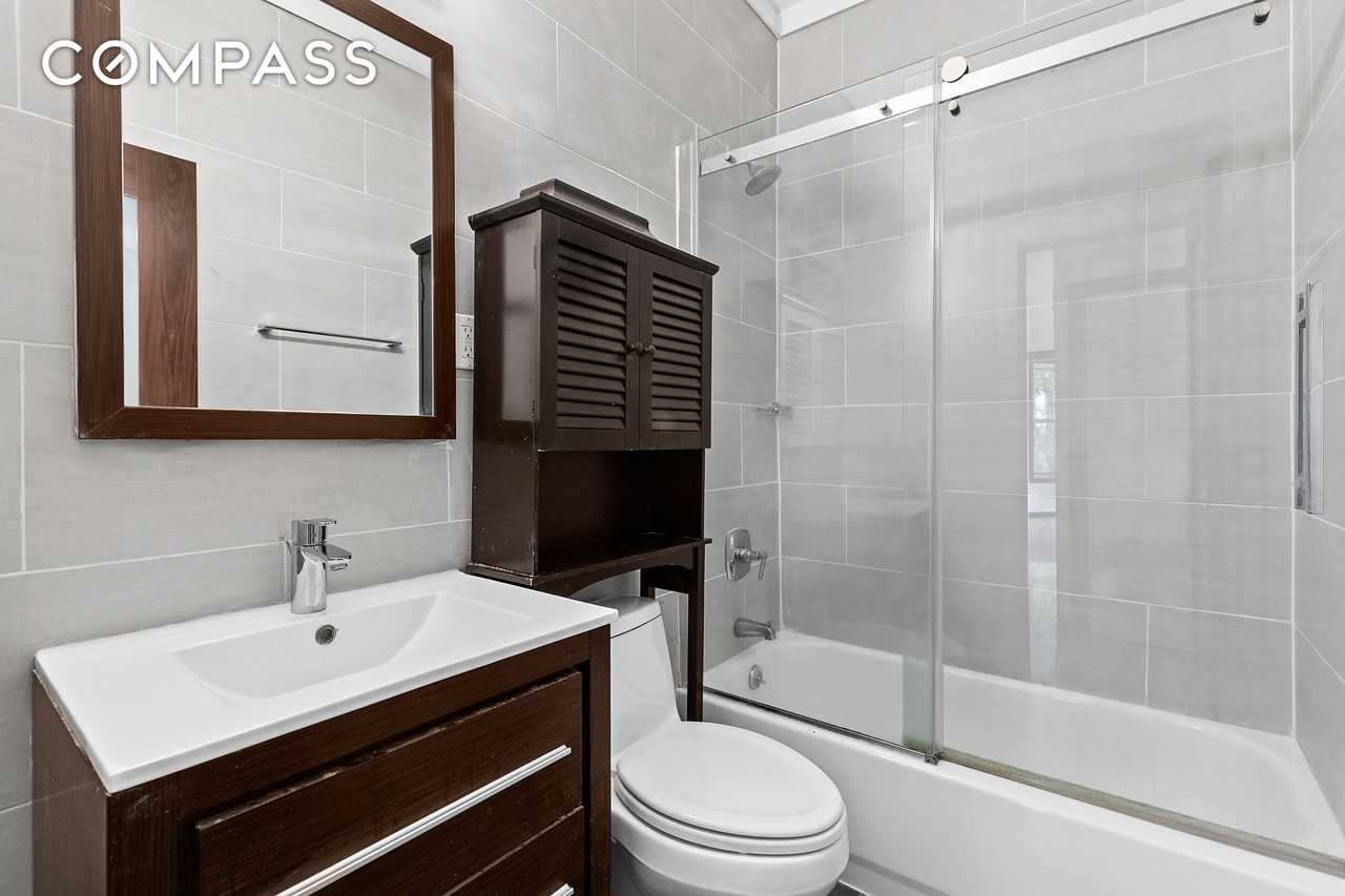 1178 Dean St #2 - Photo 4 of 10