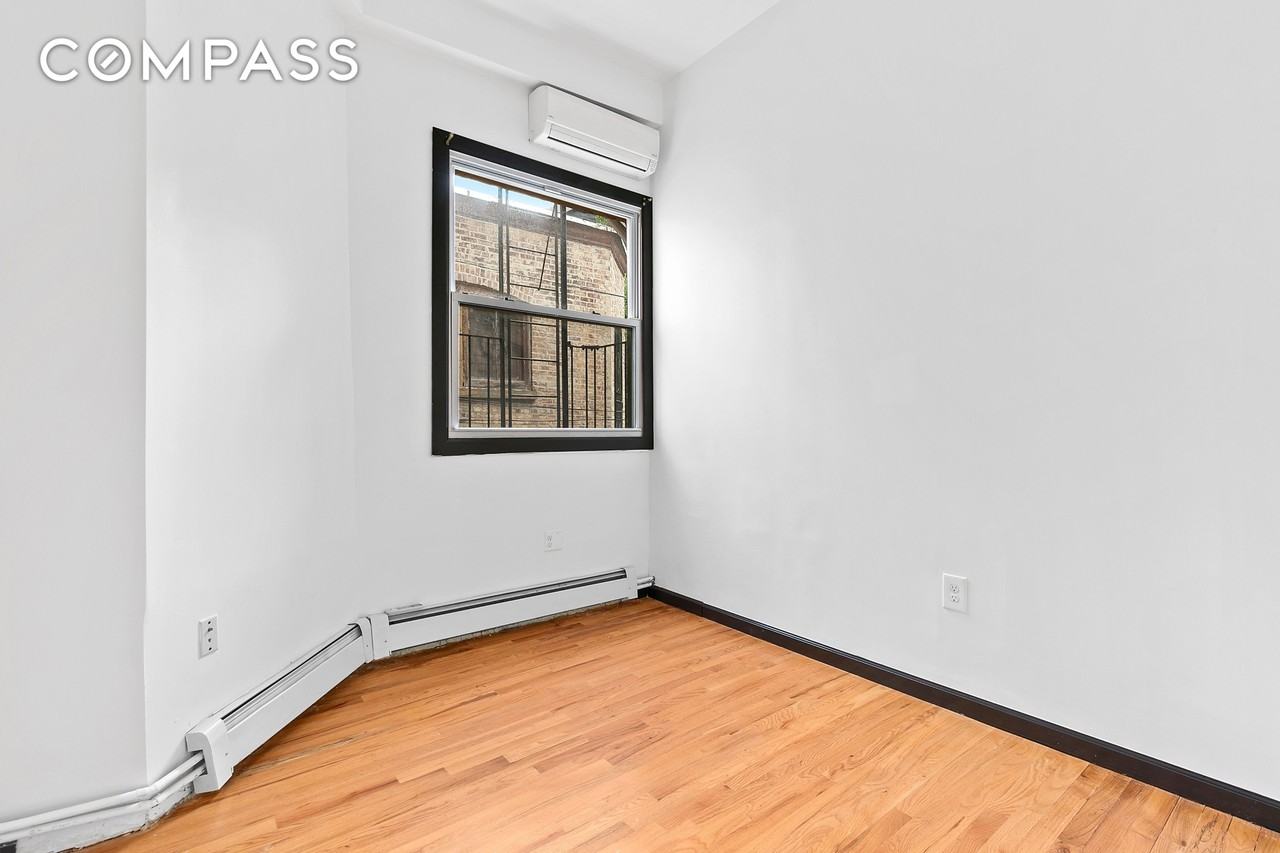 1178 Dean St #2 - Photo 7 of 10