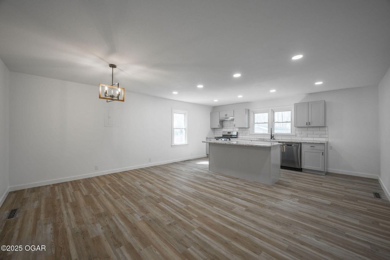 1304 Massachusetts Ave - Photo 2 of 14