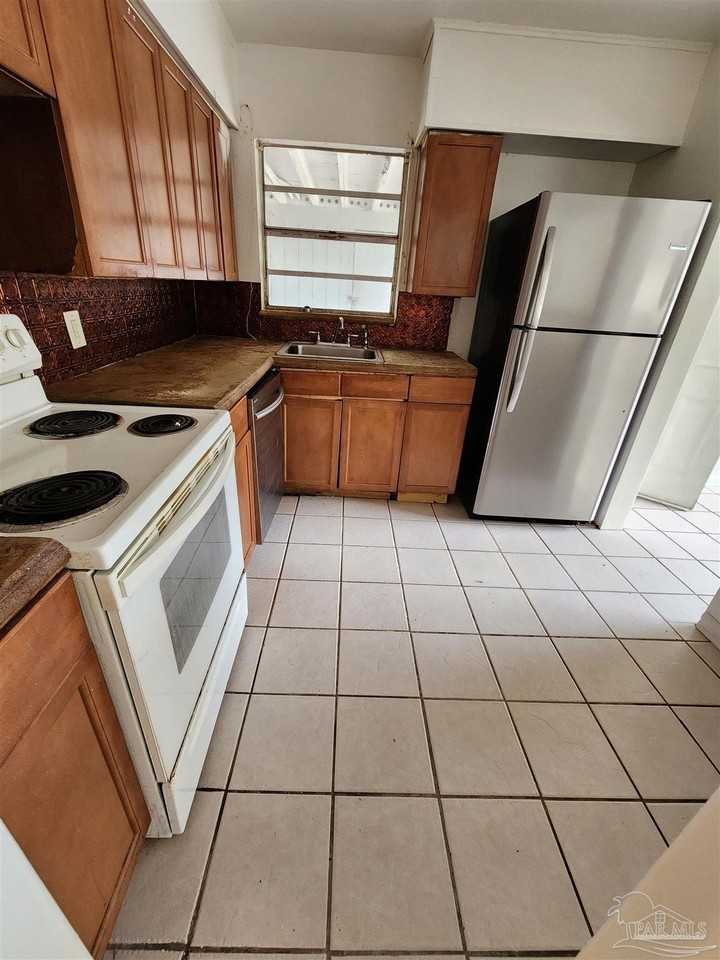 605 Edison Dr - Photo 4 of 9