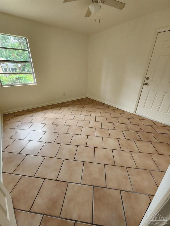 605 Edison Dr - Photo 6 of 9