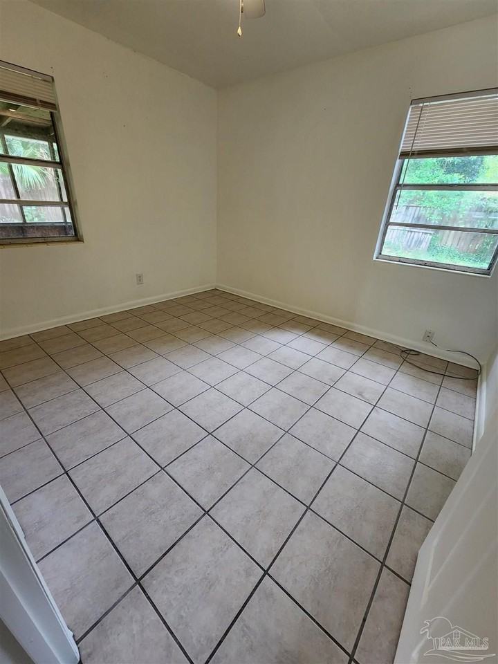 605 Edison Dr - Photo 7 of 9