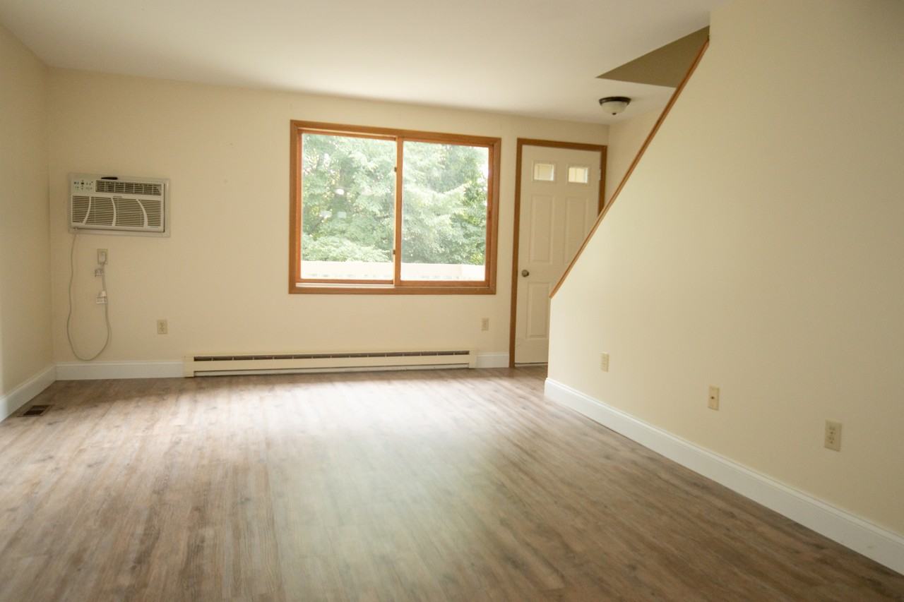 39 4th Ave #39 - Photo 4 of 9