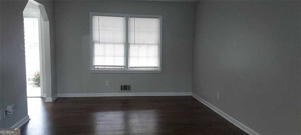 5030 Beth St - Photo 2 of 15