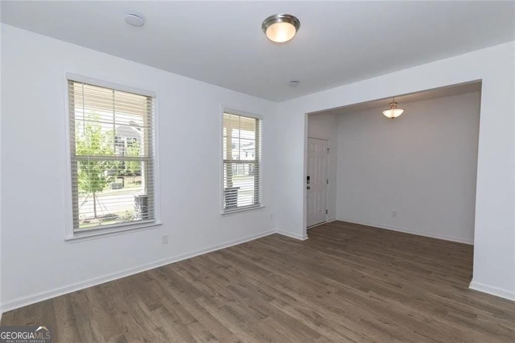 2266 Derrick Dr - Photo 2 of 8