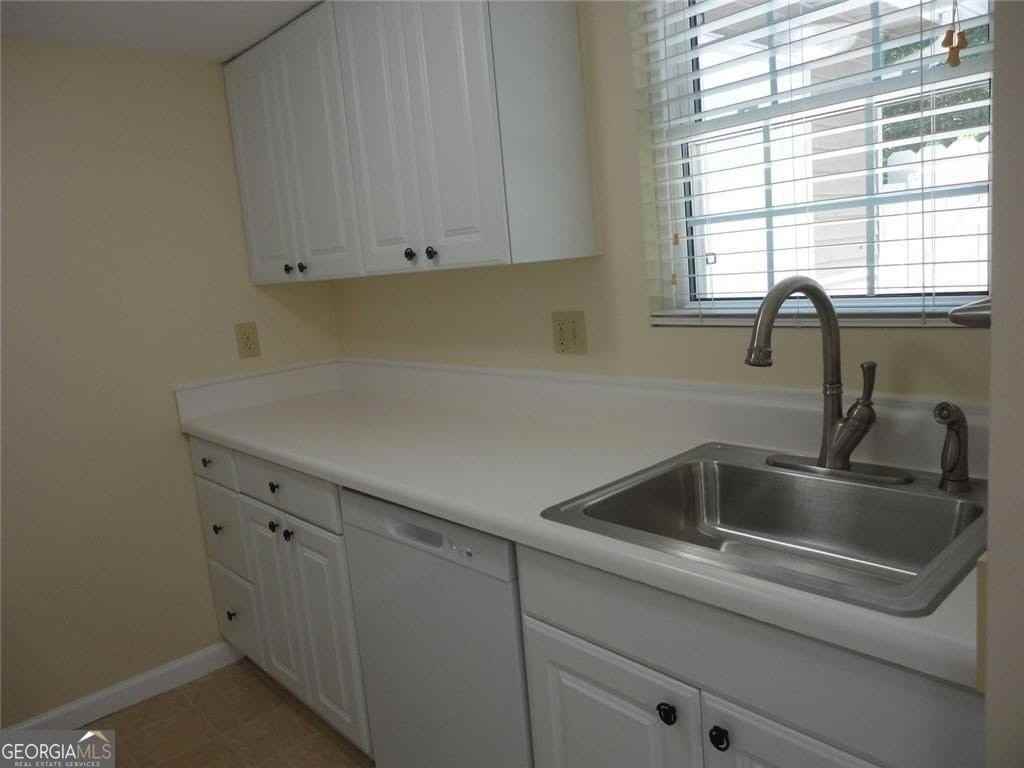 403 Northdale Ct - Photo 4 of 14