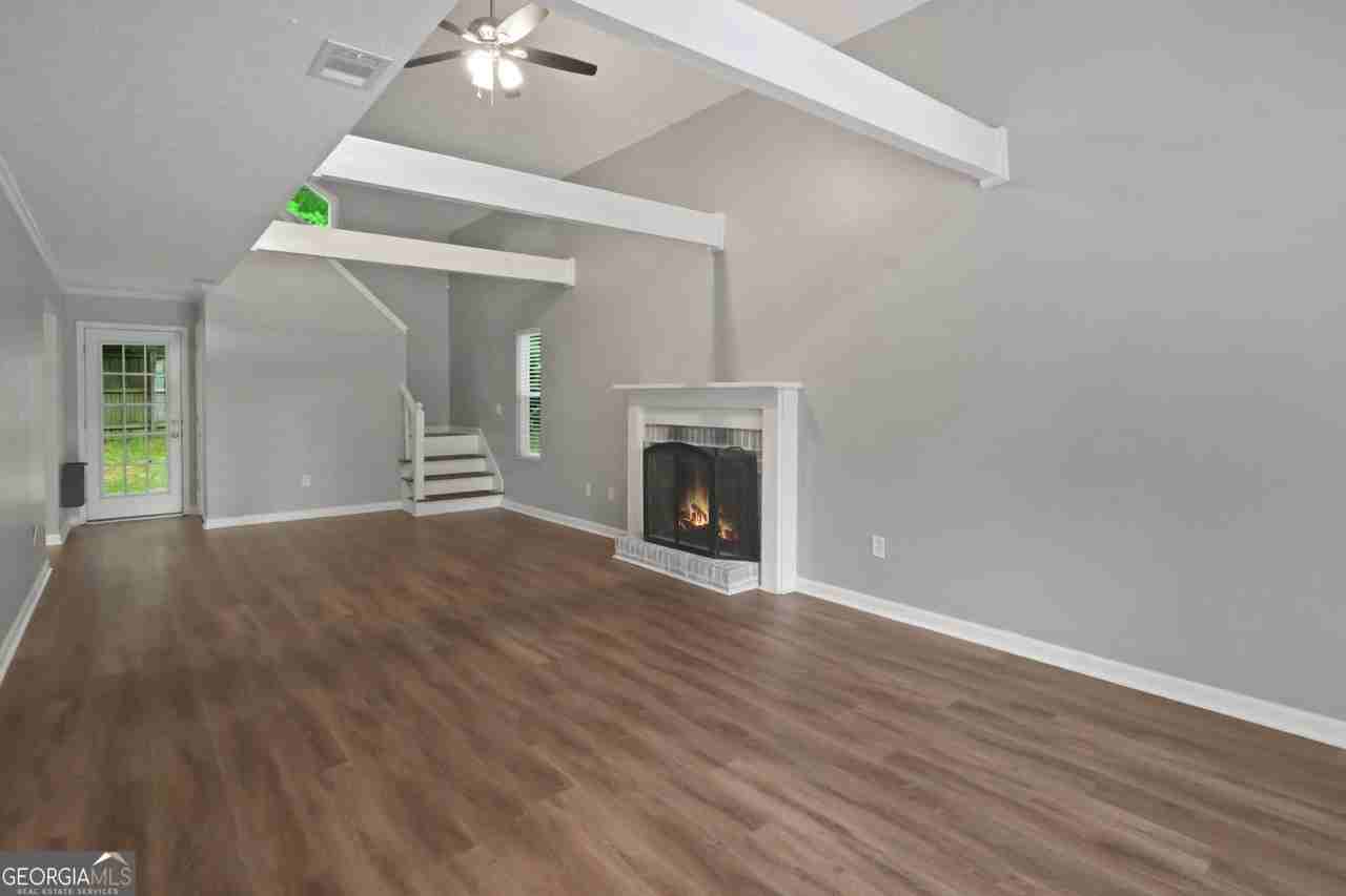 5883 Brookside Dr Se - Photo 3 of 18