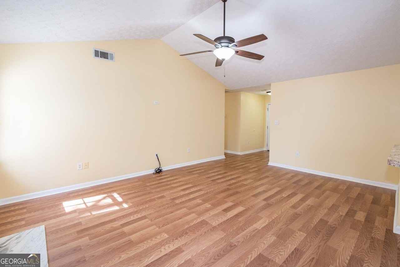 118 Jimmy Reynolds Dr - Photo 4 of 27