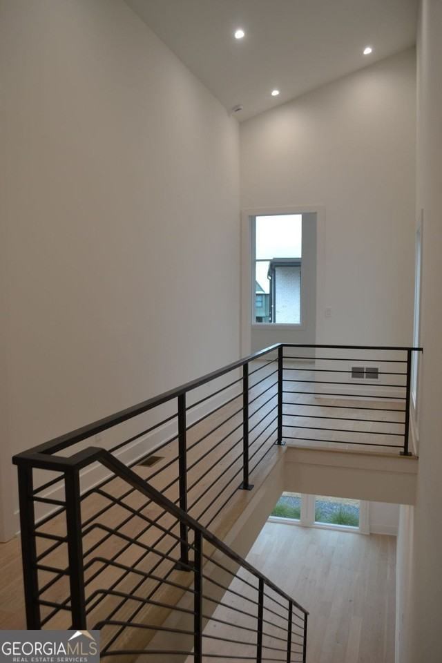 370 2nd St - Photo 7 of 20