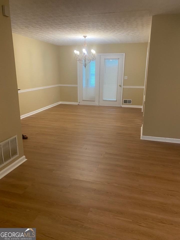 218 Benton Flds - Photo 3 of 12