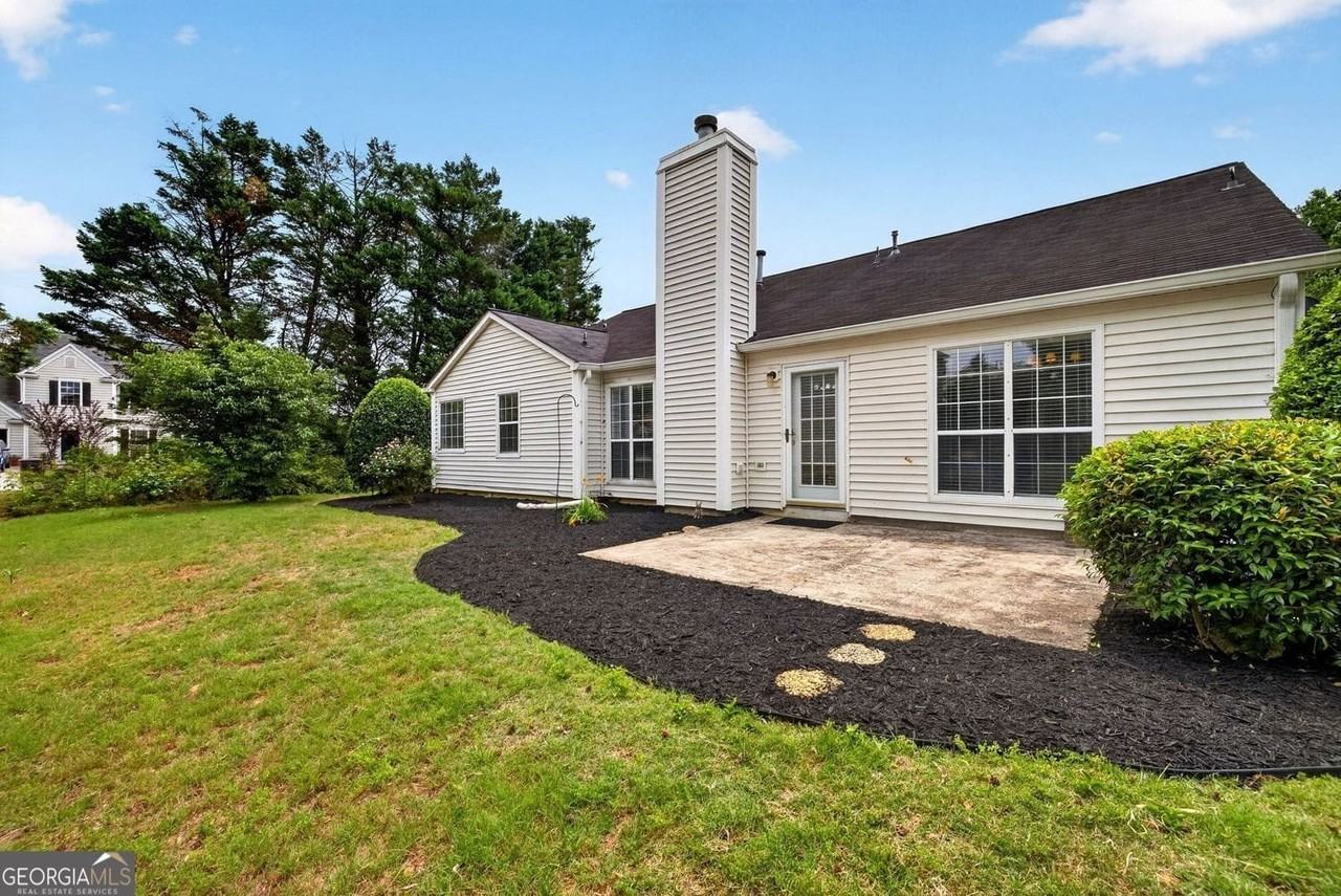 4502 Legend Hollow Ln - Photo 4 of 29