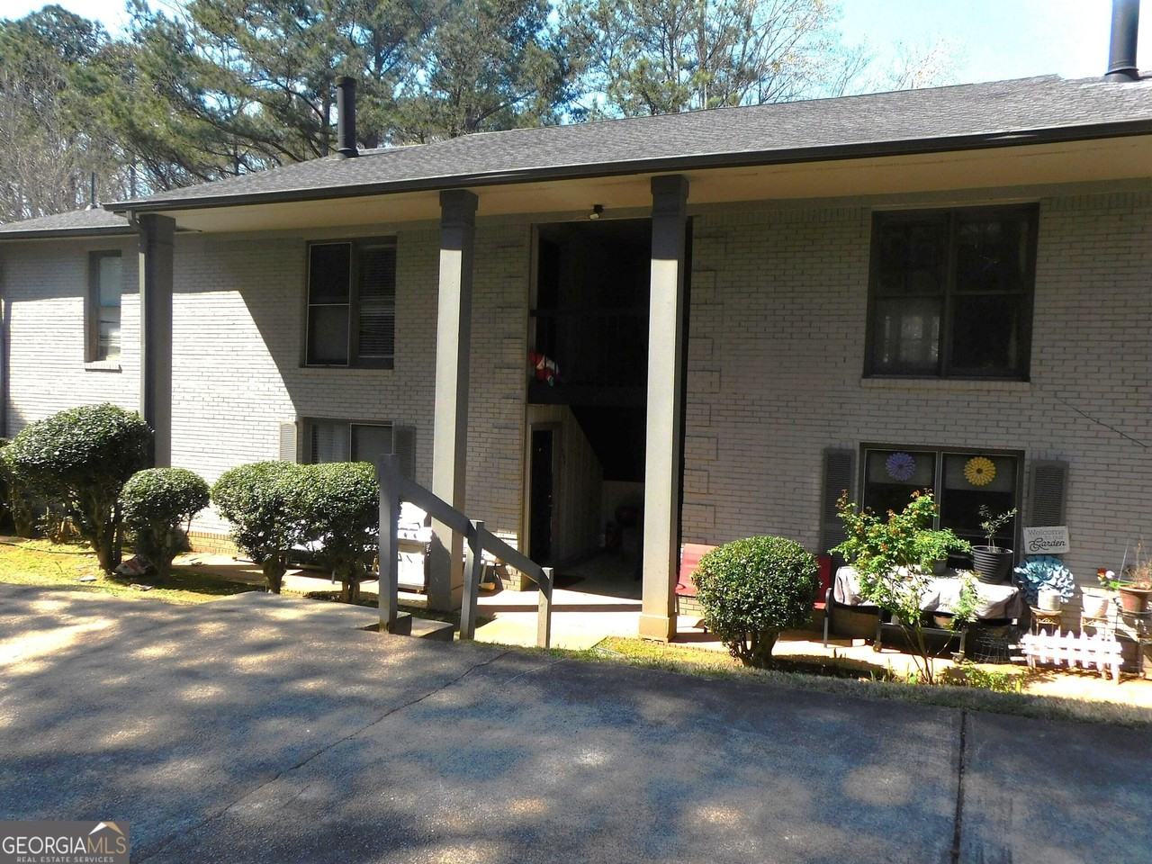1286 Britain Dr