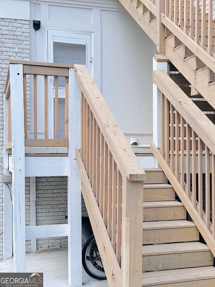 52 Delmont Dr Ne - Photo 3 of 11