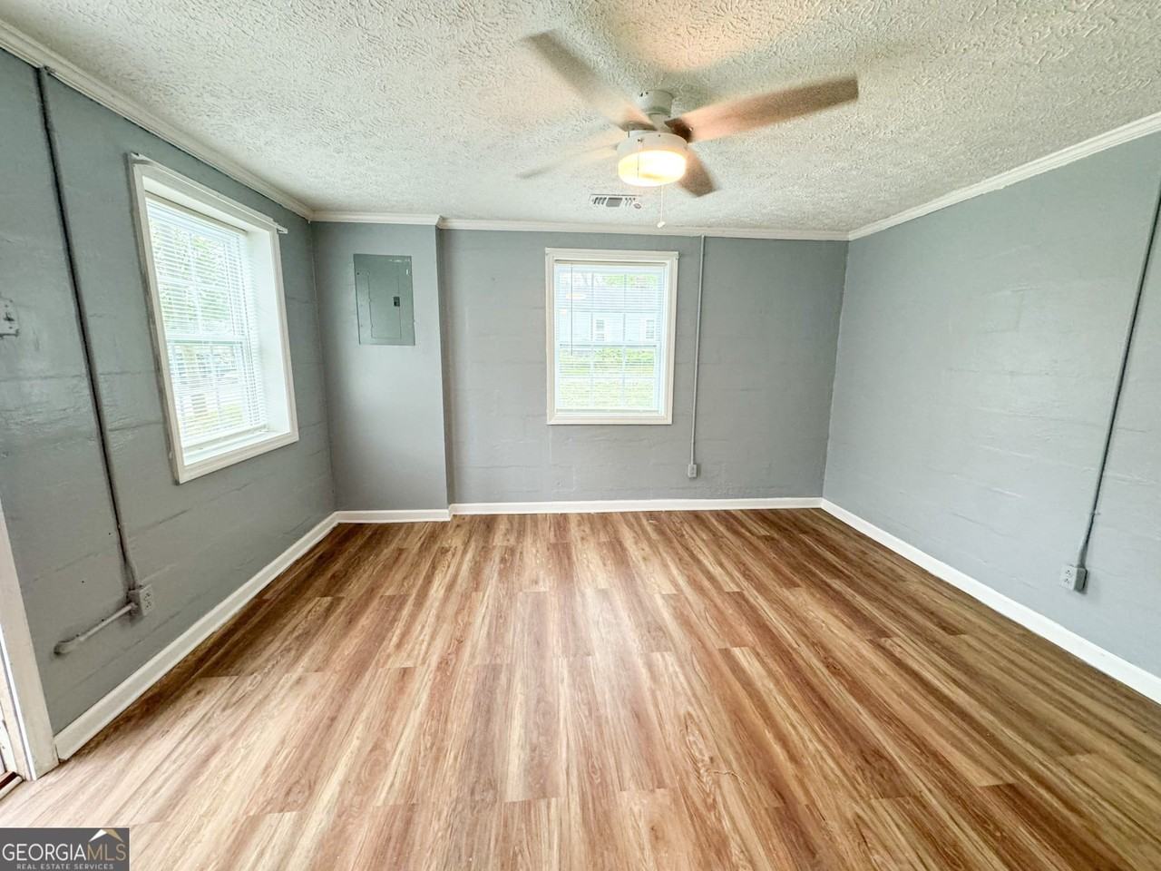 428 Circus St - Photo 6 of 8