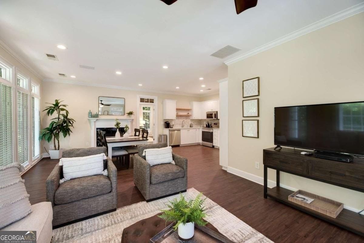 1031 Sandy Creek Rd - Photo 4 of 20