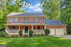 featured image of 295 Oakmere Dr