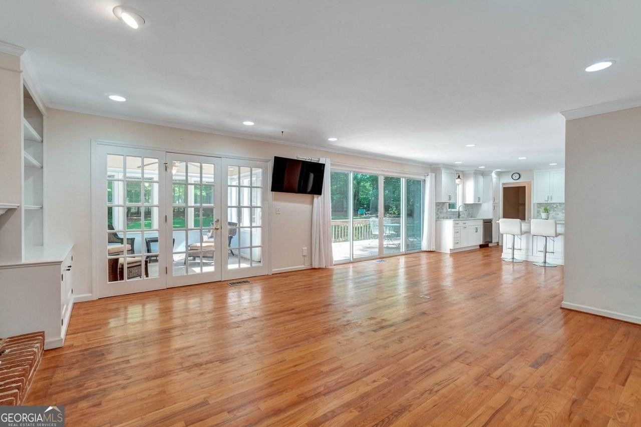 295 Oakmere Dr - Photo 3 of 30