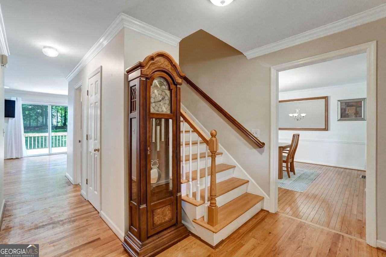 295 Oakmere Dr - Photo 5 of 30