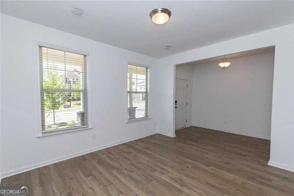 2219 Derrick Dr - Photo 2 of 8