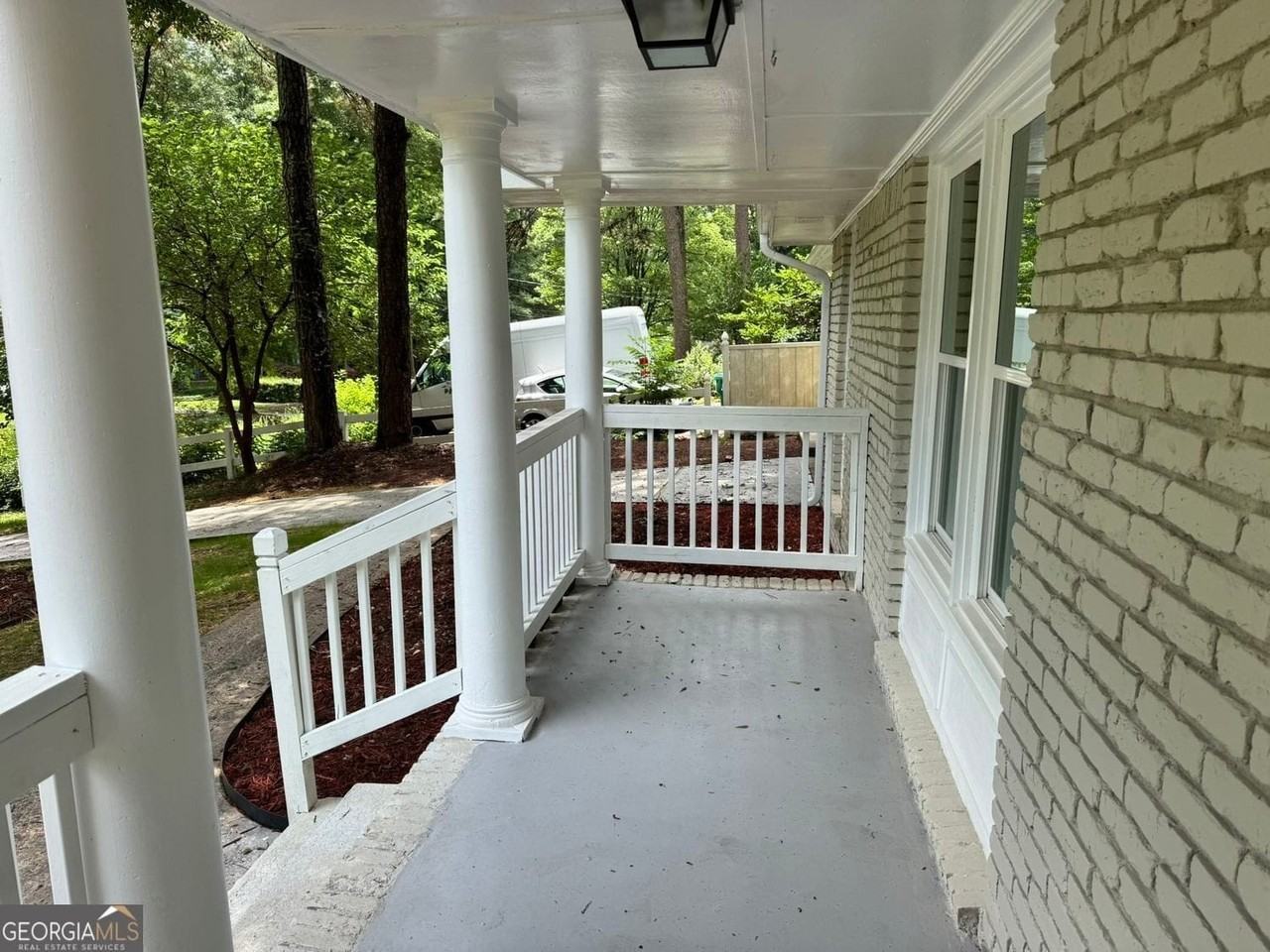 1508 Vancouver Dr - Photo 3 of 22