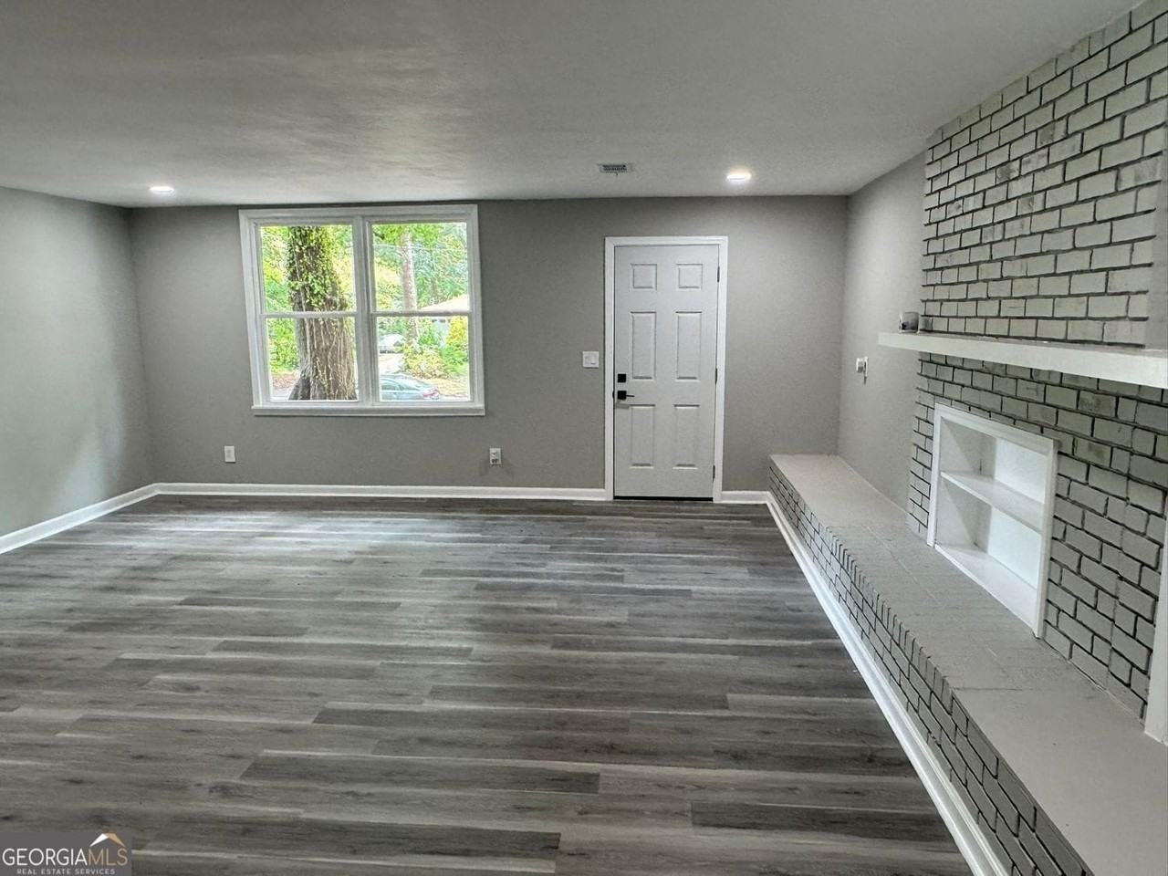 1508 Vancouver Dr - Photo 5 of 22