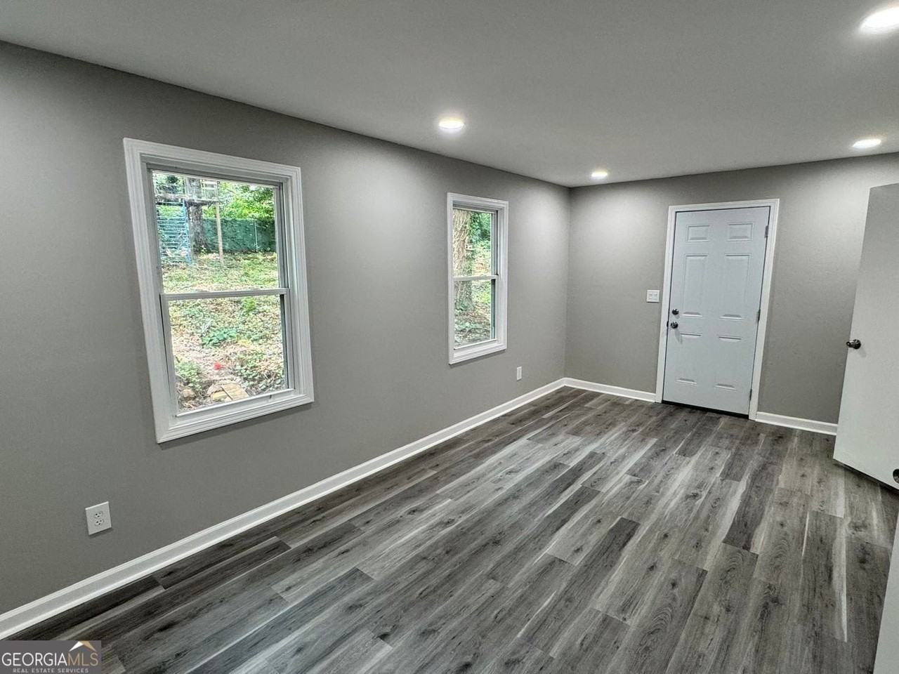 1508 Vancouver Dr - Photo 6 of 22