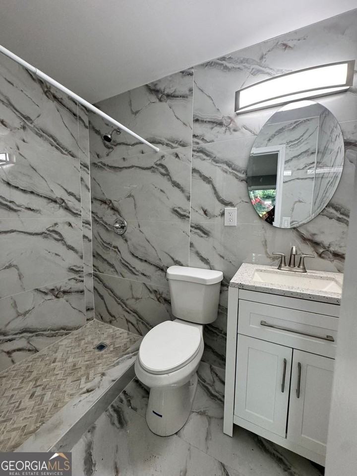 1508 Vancouver Dr - Photo 7 of 22