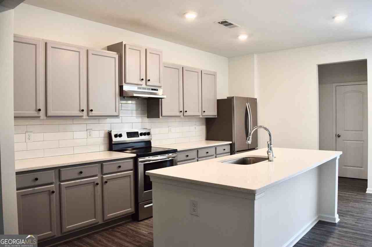 541 Ruths Dr - Photo 6 of 43
