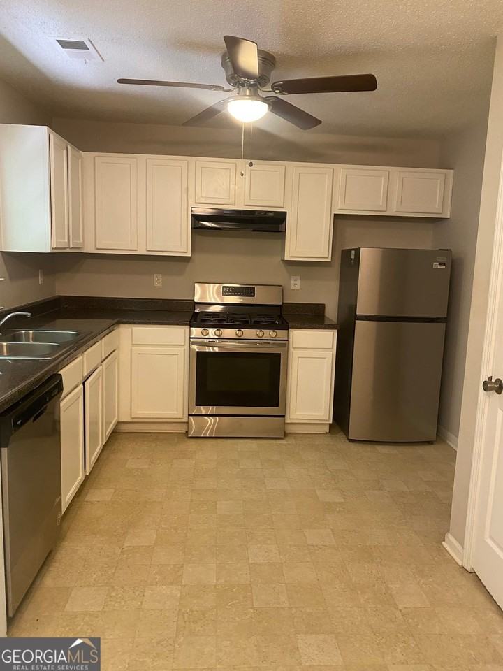 553 Wren Walk - Photo 3 of 12