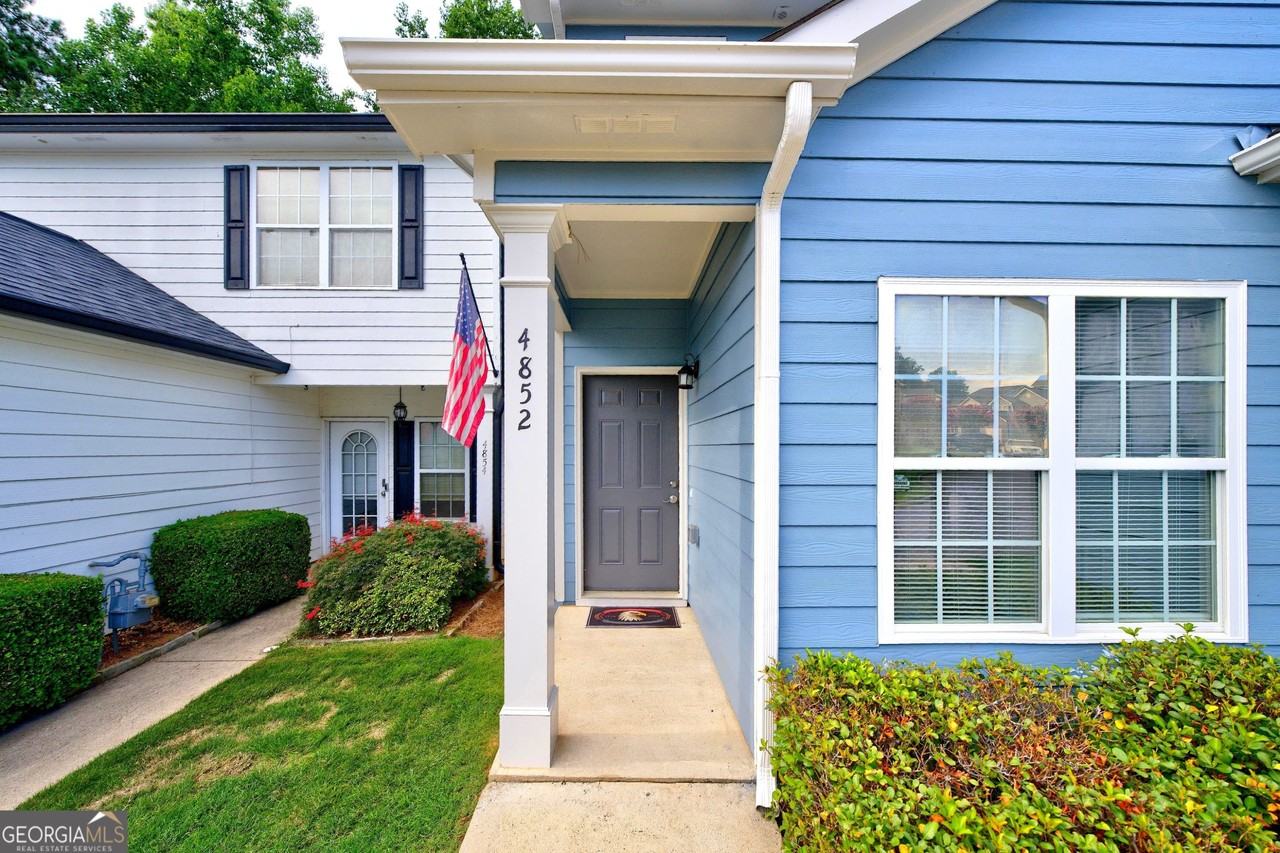 4852 Tangerine Cir - Photo 2 of 39