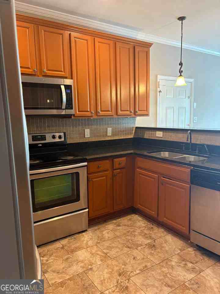 403 St Dunstans Ct - Photo 5 of 37