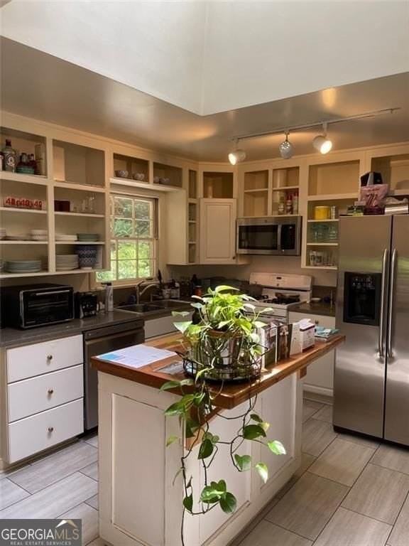 4690 Huntley Dr - Photo 6 of 20