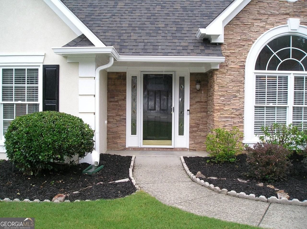 2830 The Terraces Way - Photo 2 of 25