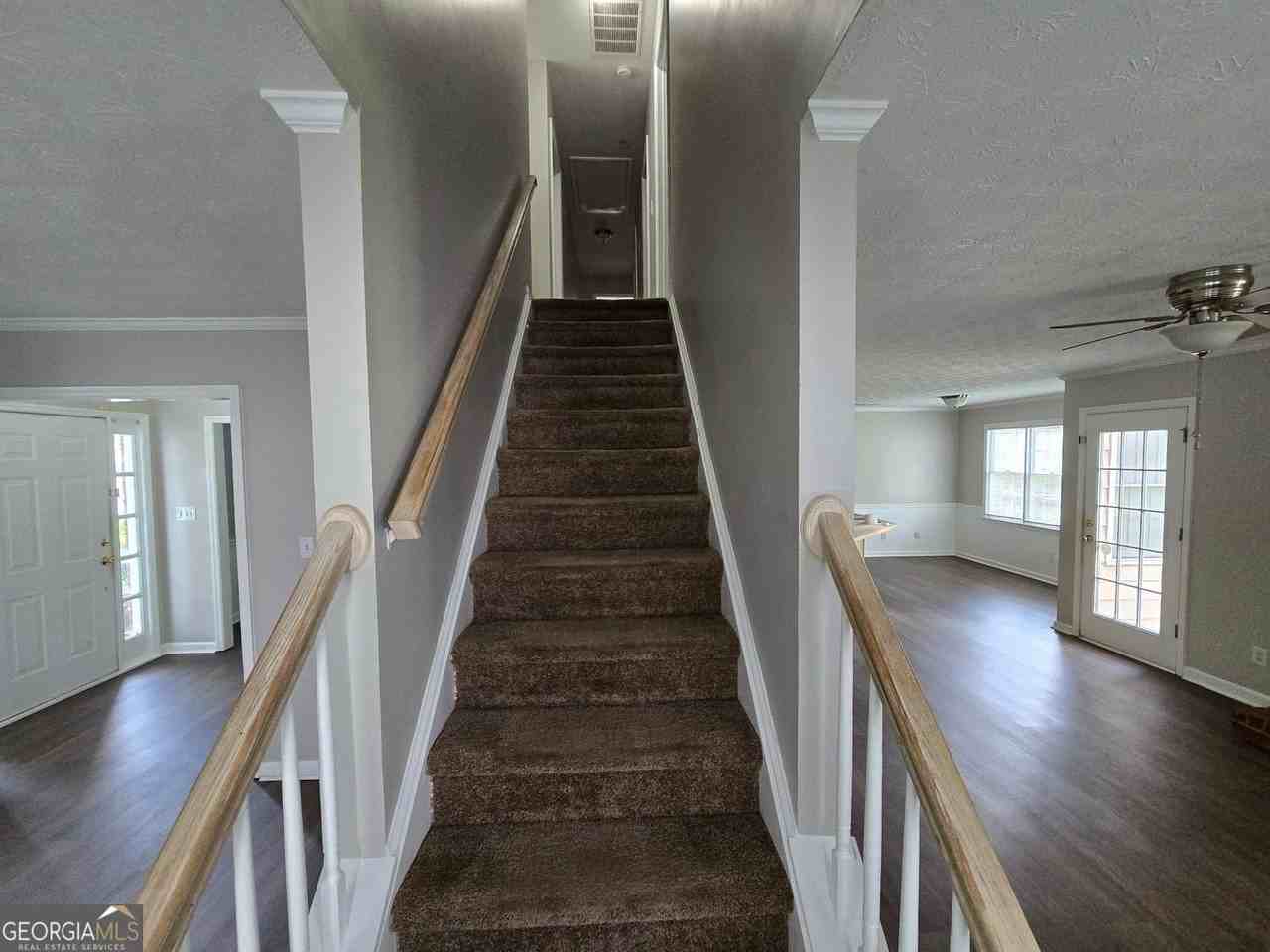 724 Jamie Way Ne - Photo 7 of 15