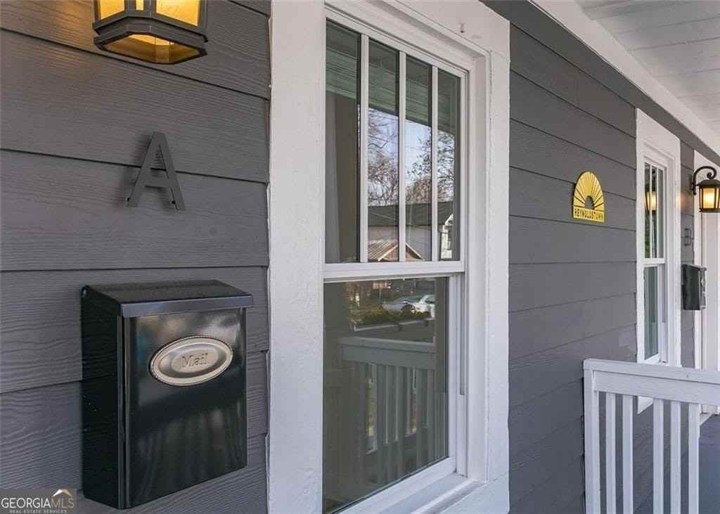 62 Chester Ave Se - Photo 6 of 36