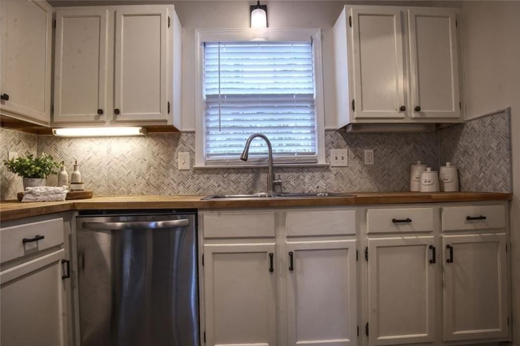587 Wedgewood Dr - Photo 5 of 9