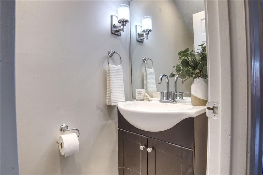 587 Wedgewood Dr - Photo 6 of 9
