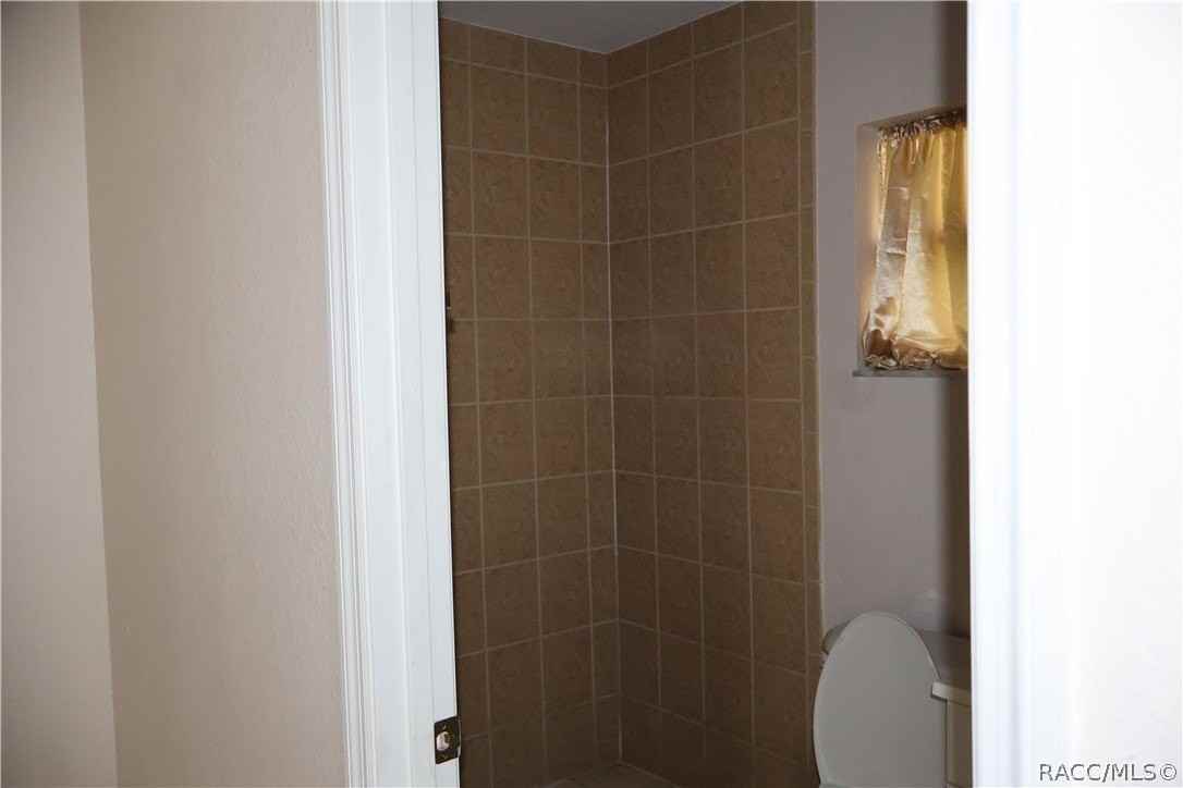 9047 N Travis Dr - Photo 7 of 7