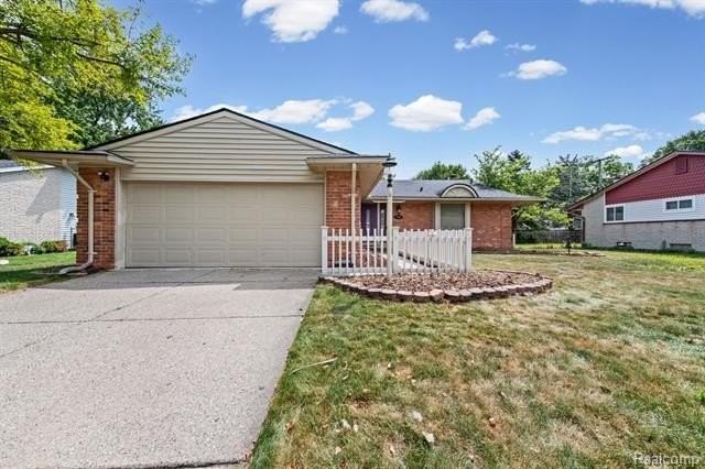 14188 Ramblewood St - Photo 2 of 25