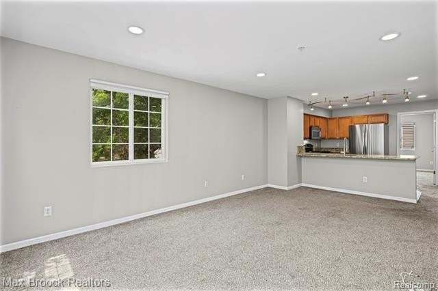 1071 Beaver Run - Photo 6 of 32
