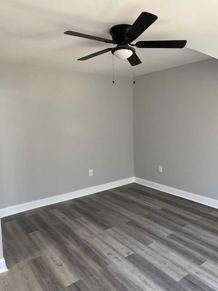 4310 Ridgewood Avenue - Photo 3 of 11