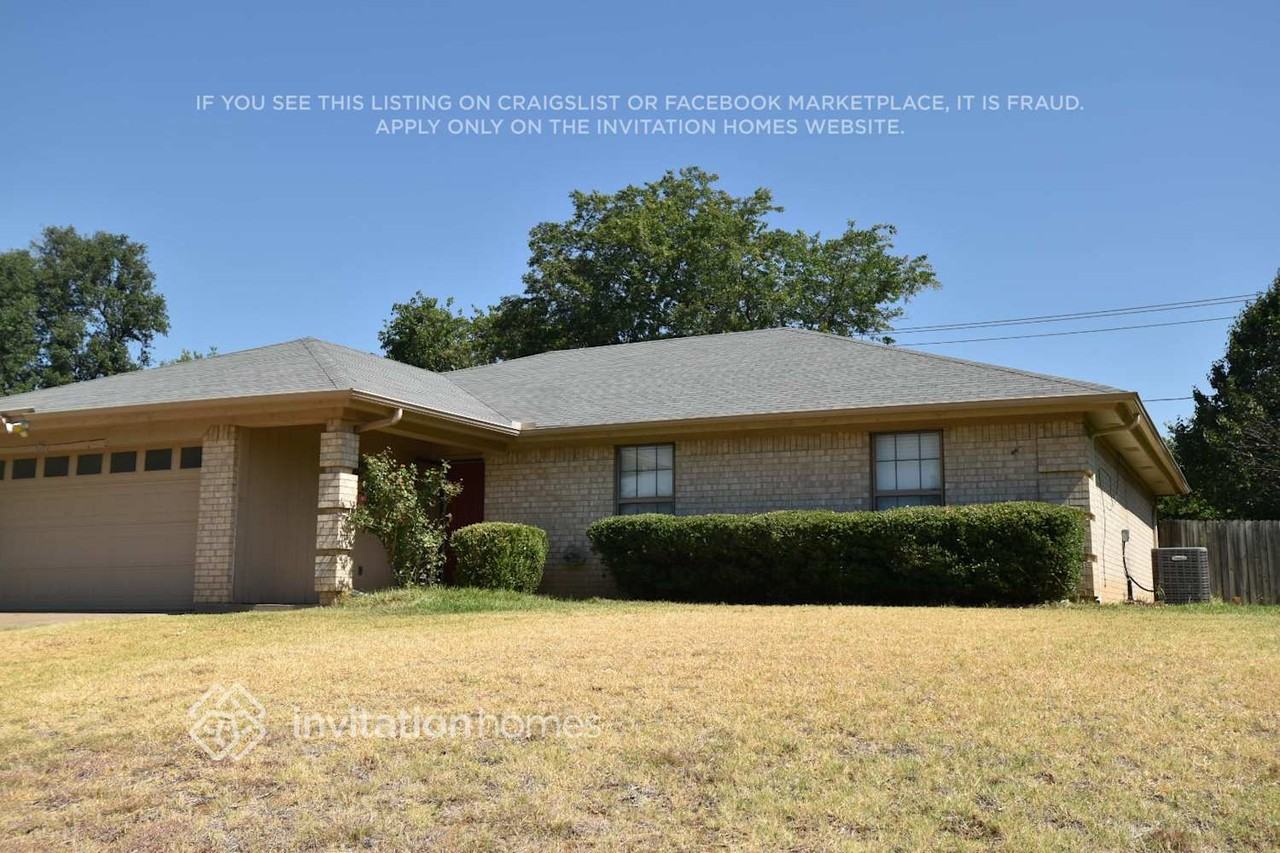 7533 Janetta Dr - Photo 3 of 6